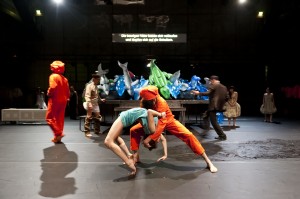 Theaterperformance " Marketplace " von Jan Lauwers und der Needcompany in der Jahrhunderthalle Bochum im Rahmen der Ruhrtriennale 2012